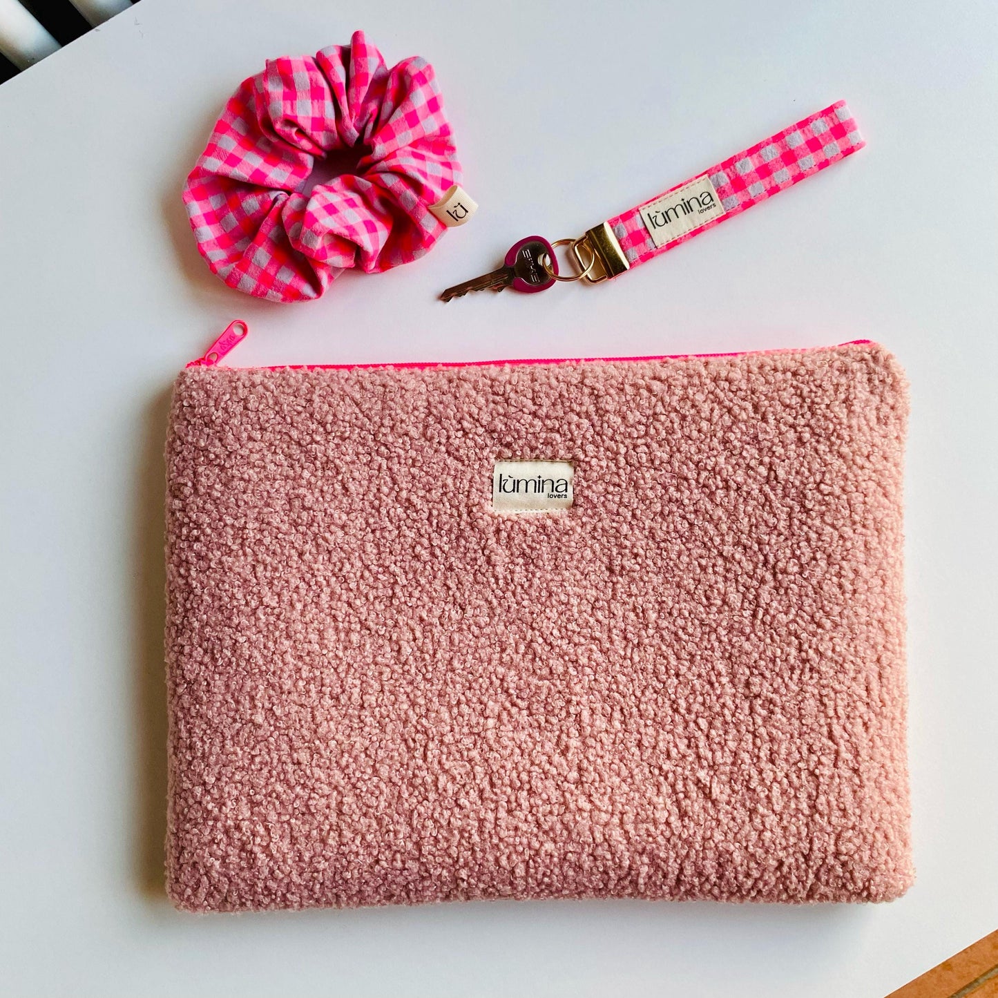 Laptop & Tablet Sleeve 11–16” – Soft Pink Teddy Fleece Case