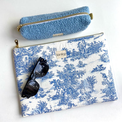 Laptop & Tablet Sleeve 11–16” – Blue Toile de Jouy