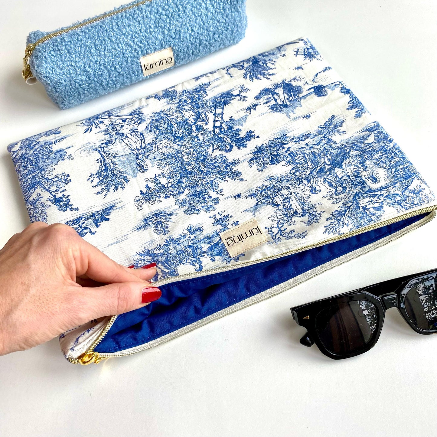 Laptop & Tablet Sleeve 11–16” – Blue Toile de Jouy