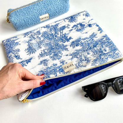 Laptop & Tablet Sleeve 11–16” – Blue Toile de Jouy