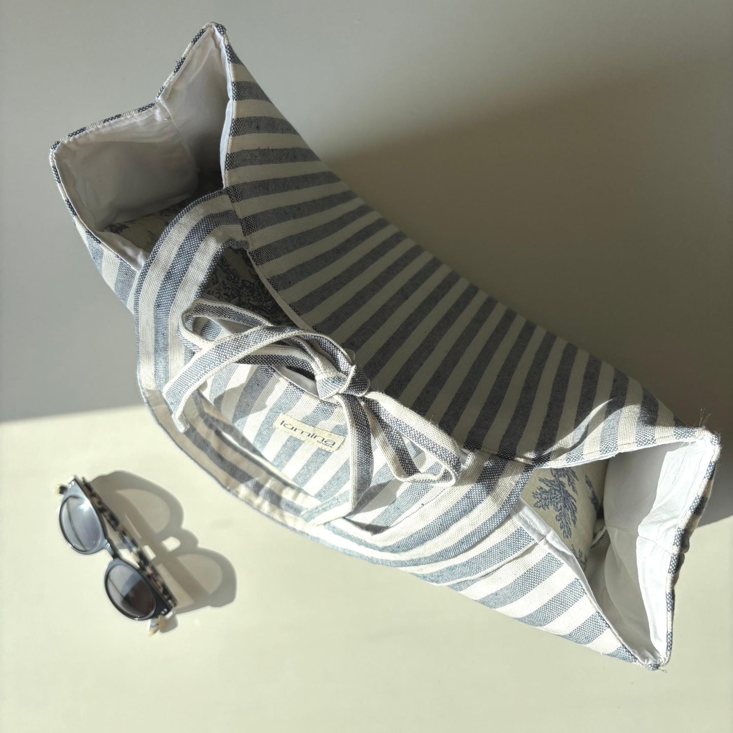 Padded Tote Bag – Light Grey Striped Everyday bag