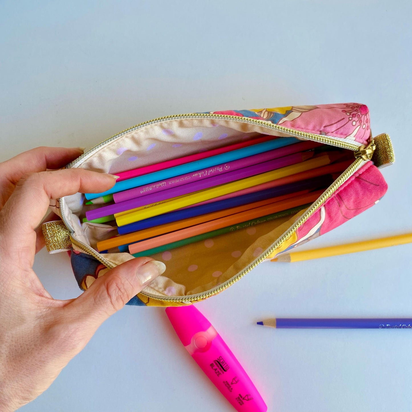 Pencil Case – Vintage Floral Makeup Bag & Zipper Pouch