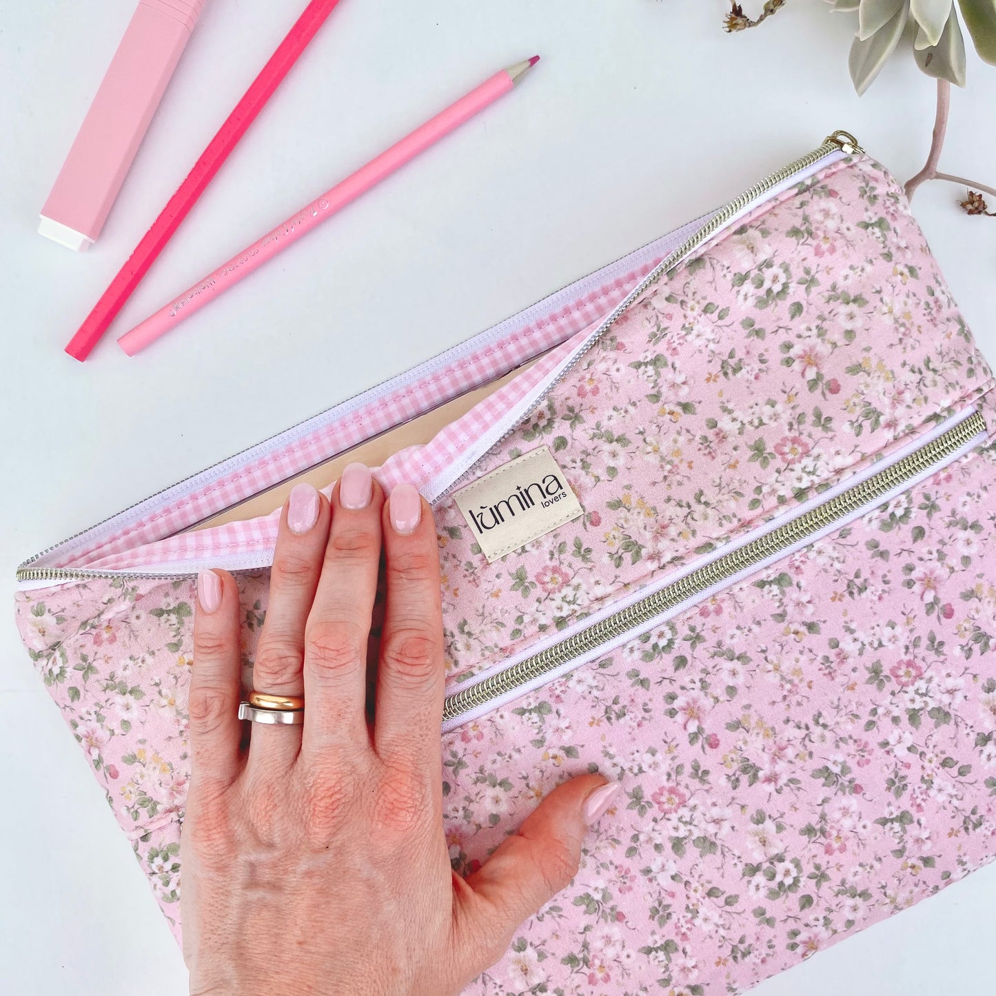 Laptop & Tablet Sleeve 11"–16” – Floral garden with front pocket