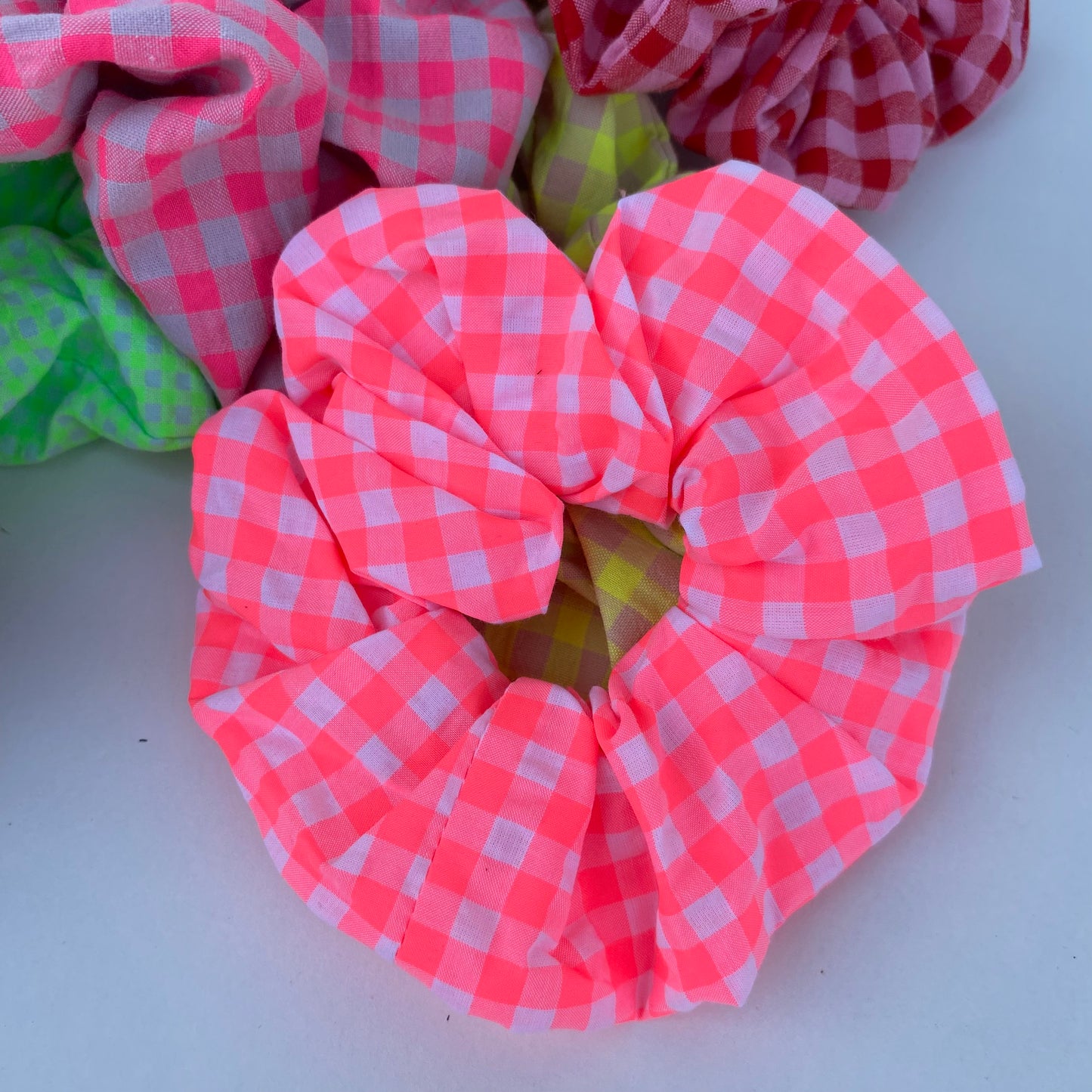Gingham Scrunchie - Neon Pink Vichy