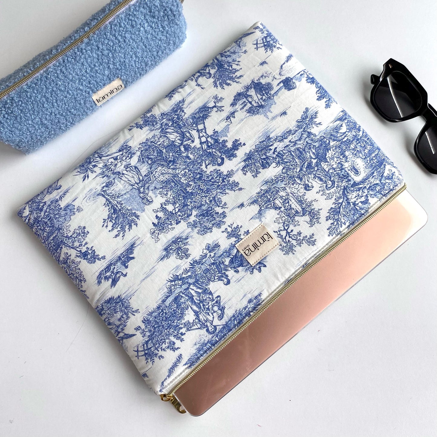 Laptop & Tablet Sleeve 11–16” – Blue Toile de Jouy