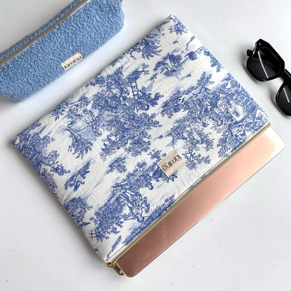 Laptop & Tablet Sleeve 11–16” – Blue Toile de Jouy