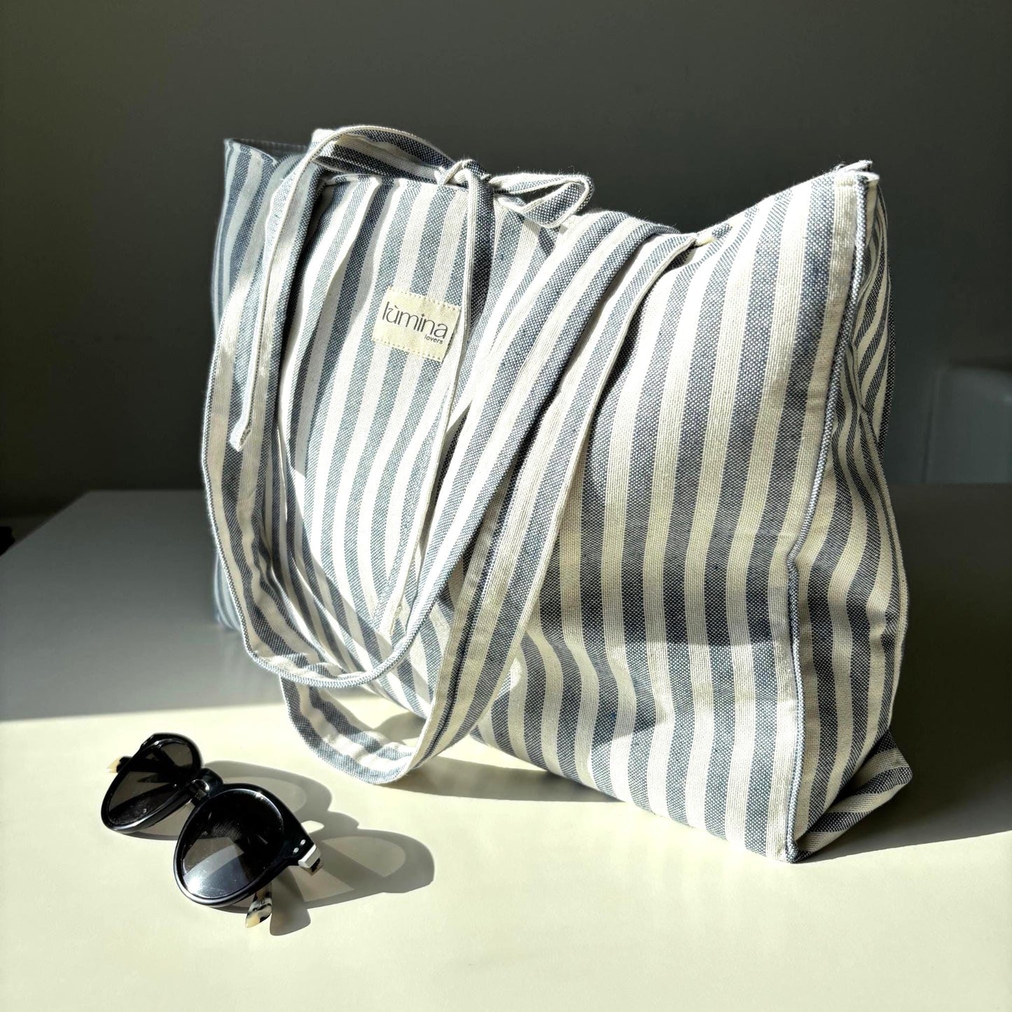 Padded Tote Bag – Light Grey Striped Everyday bag