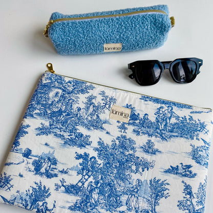 Laptop & Tablet Sleeve 11–16” – Blue Toile de Jouy